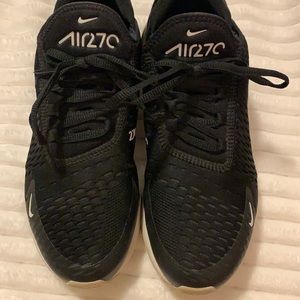 Nike 270, Women’s 9, black & white